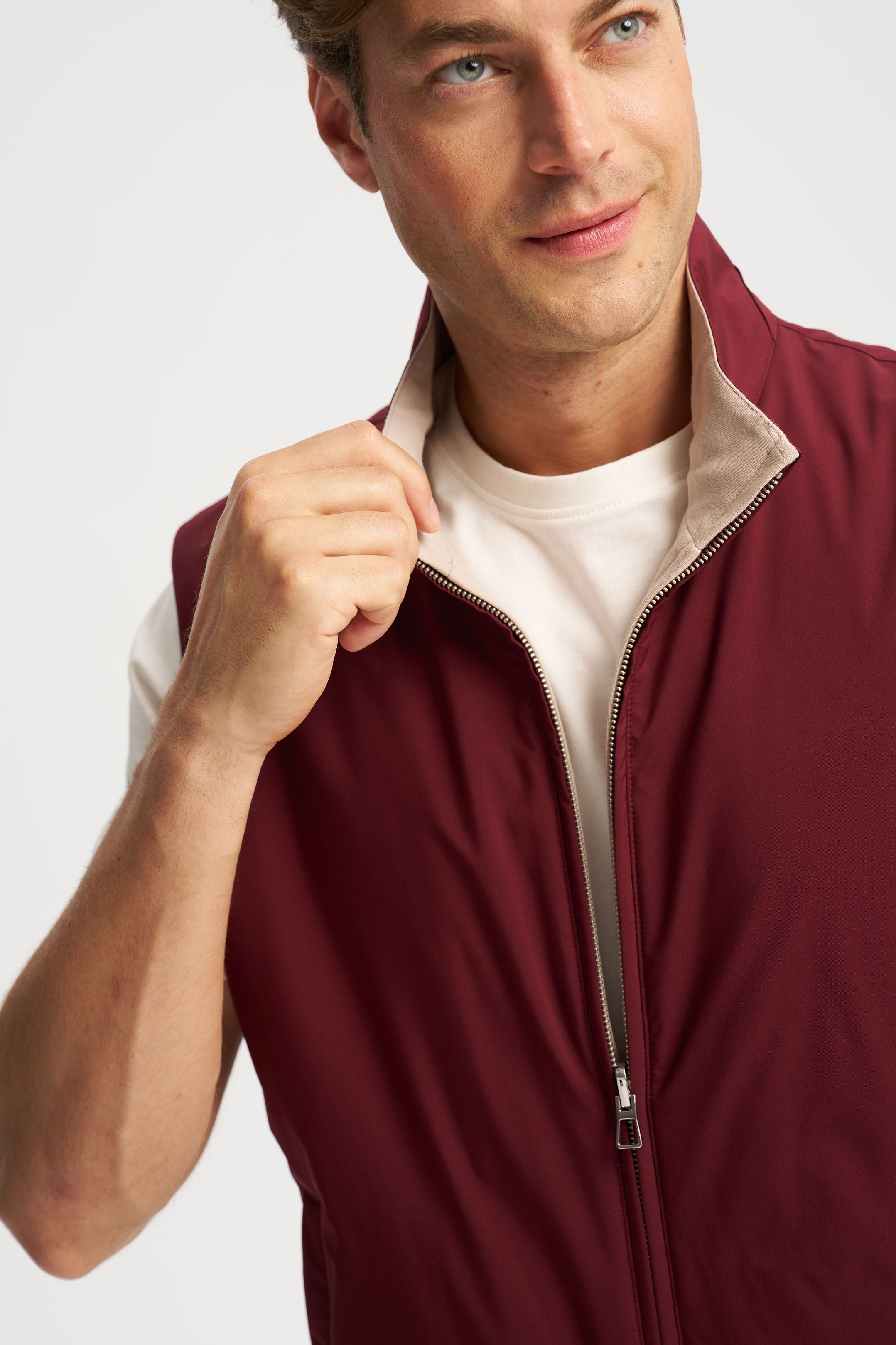Como Reversible Vest Burgundy