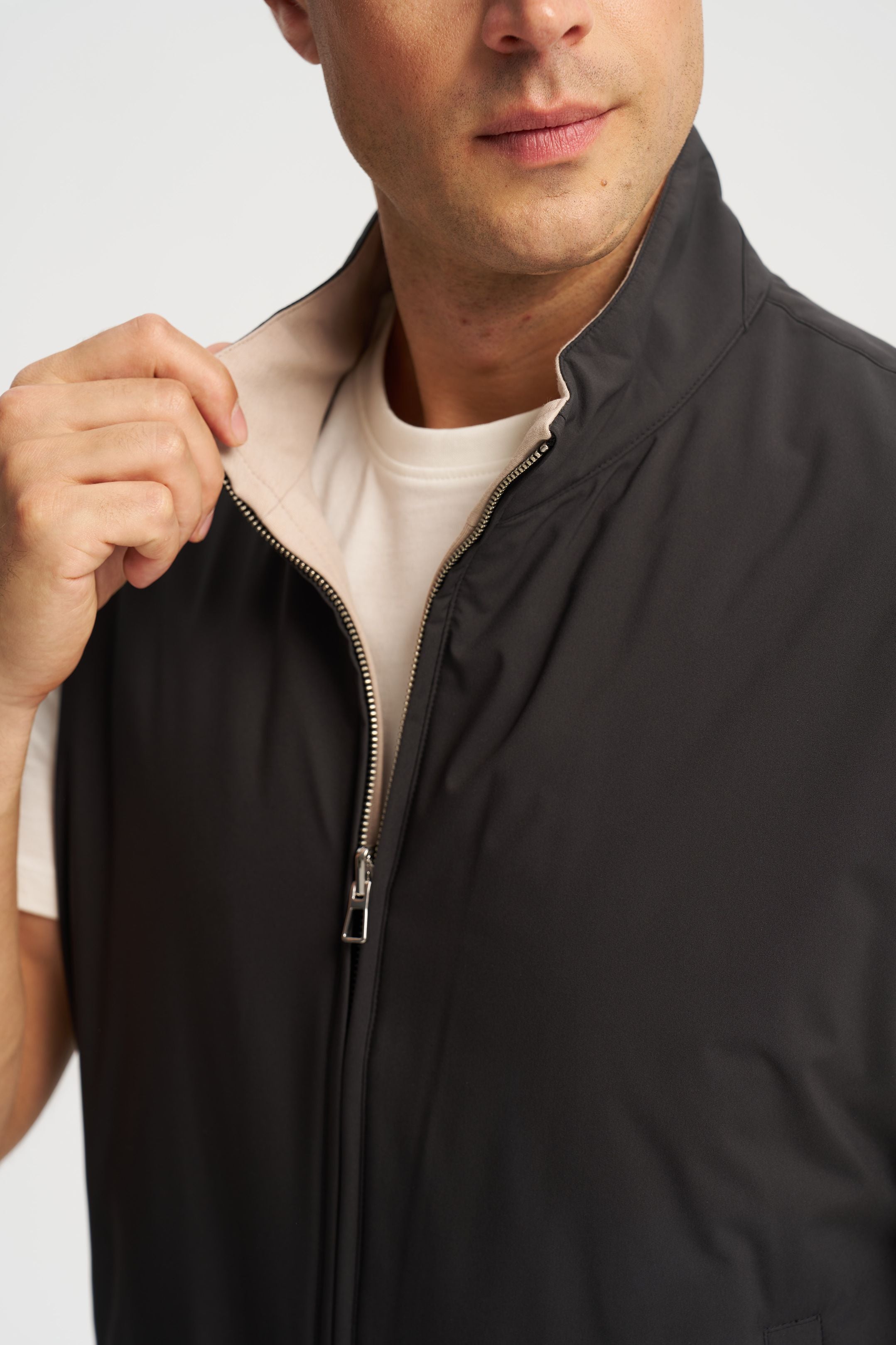 Como Reversible Vest Black
